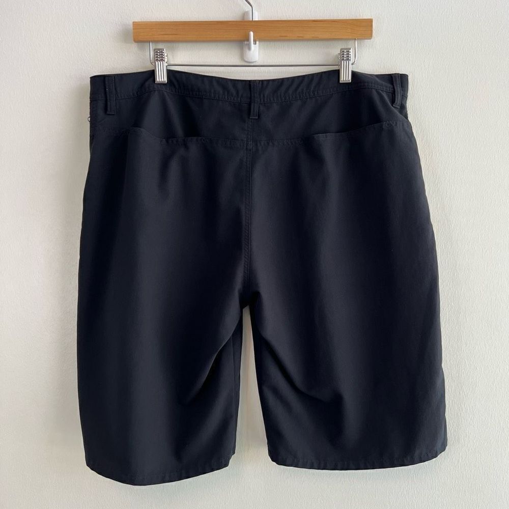 Vintage Patagonia Men’s Size 38 Black Flat Front Bermuda Style Shorts 11” Inseam - Picture 6 of 12